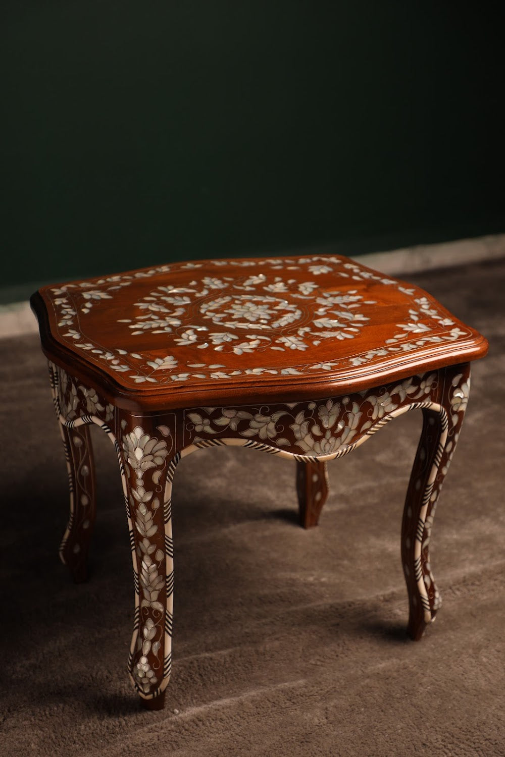Istanbul Collection Table