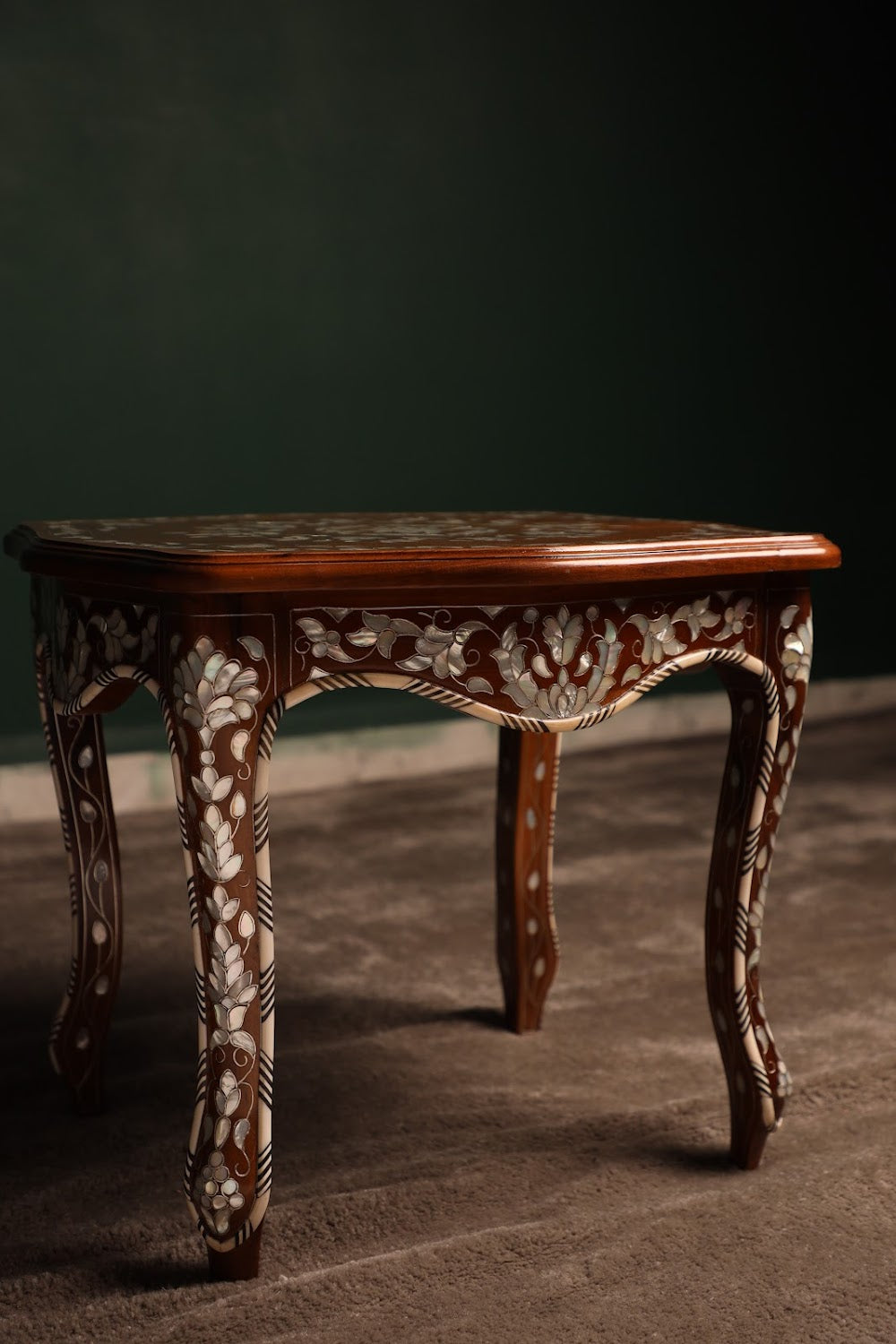 Istanbul Collection Table