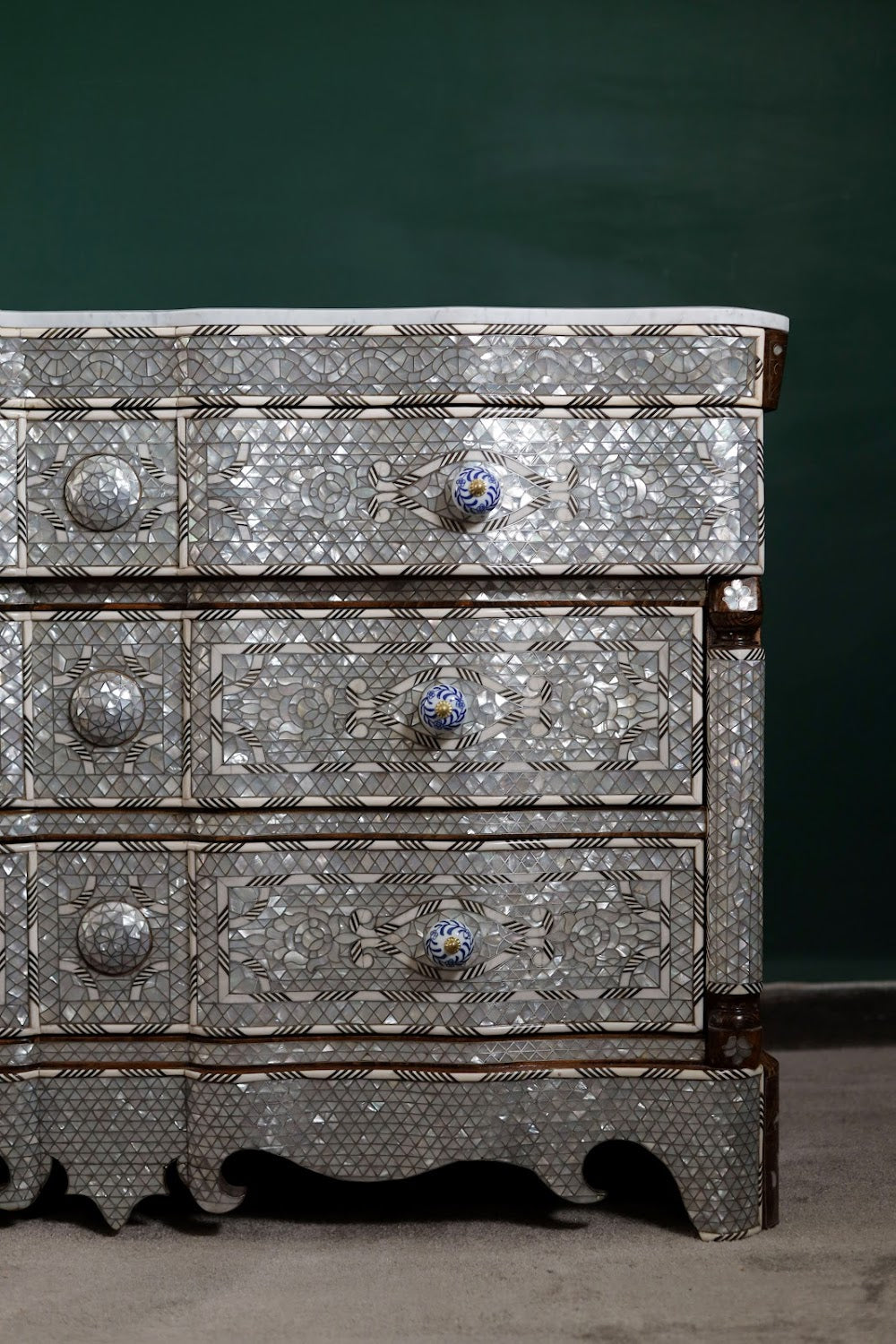 Taj Collection Console