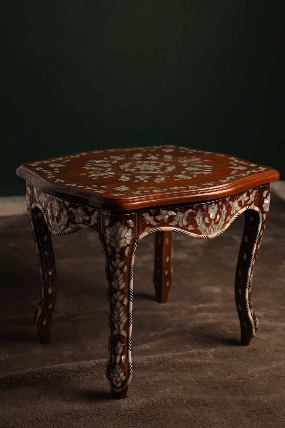Istanbul Collection Table